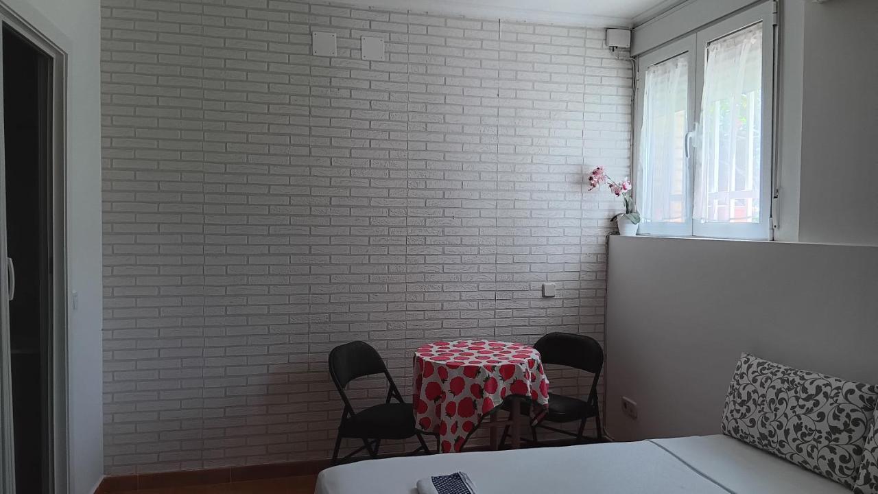 El Colmenar Habitaciones Madrid Exterior photo
